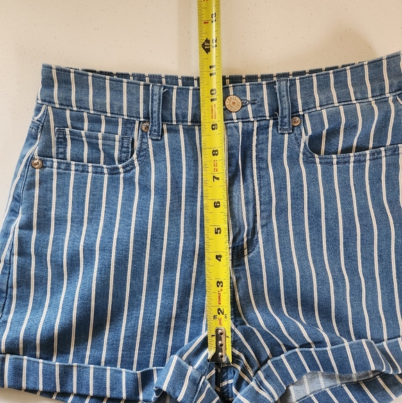 American Eagle Denim Jean Shorts Mom Short Striped Size 2 Stretch High Rise - Picture 6 of 8